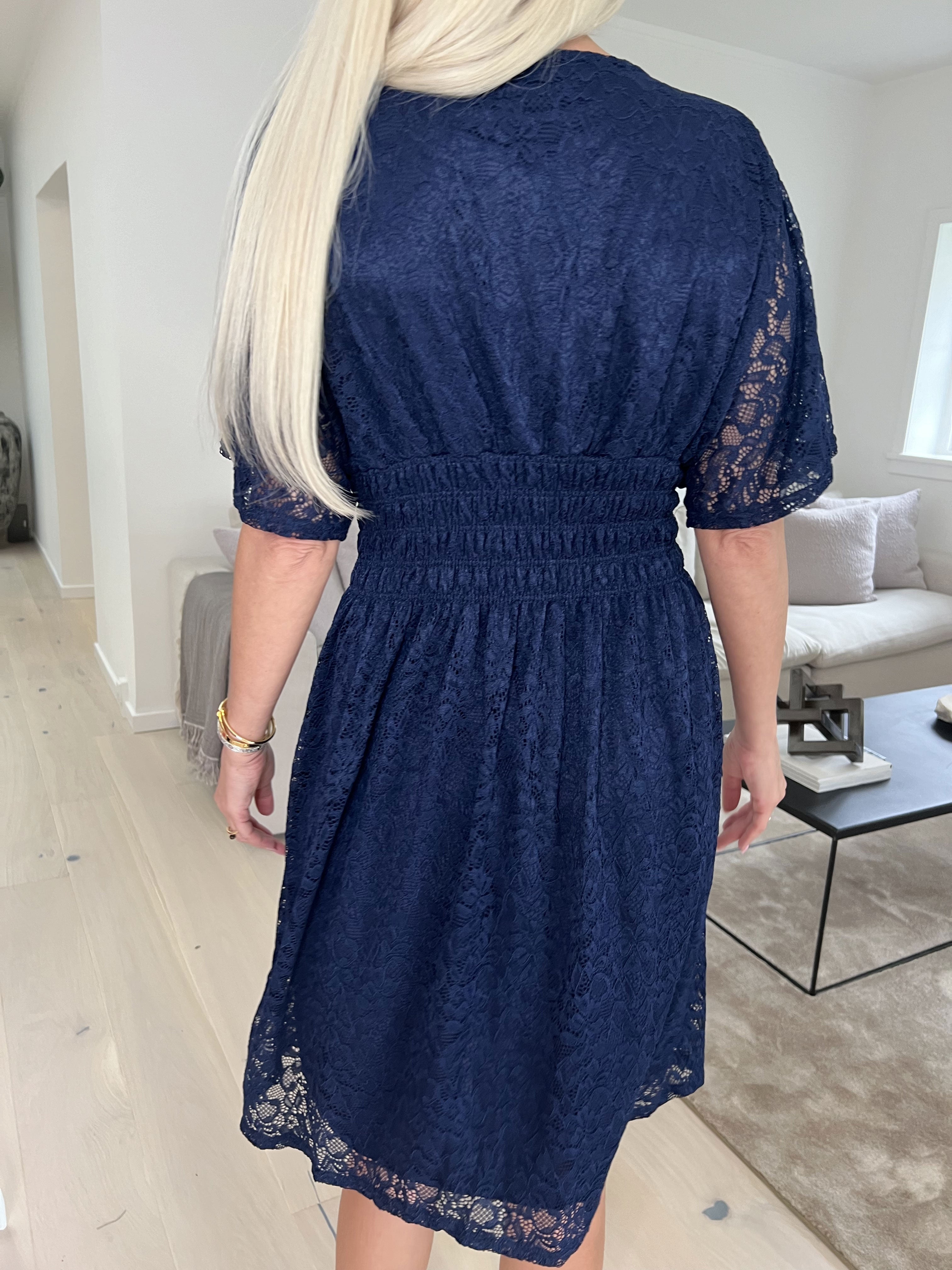 Pams Lace Short S/S - Kort blondekjole med korte ærmer